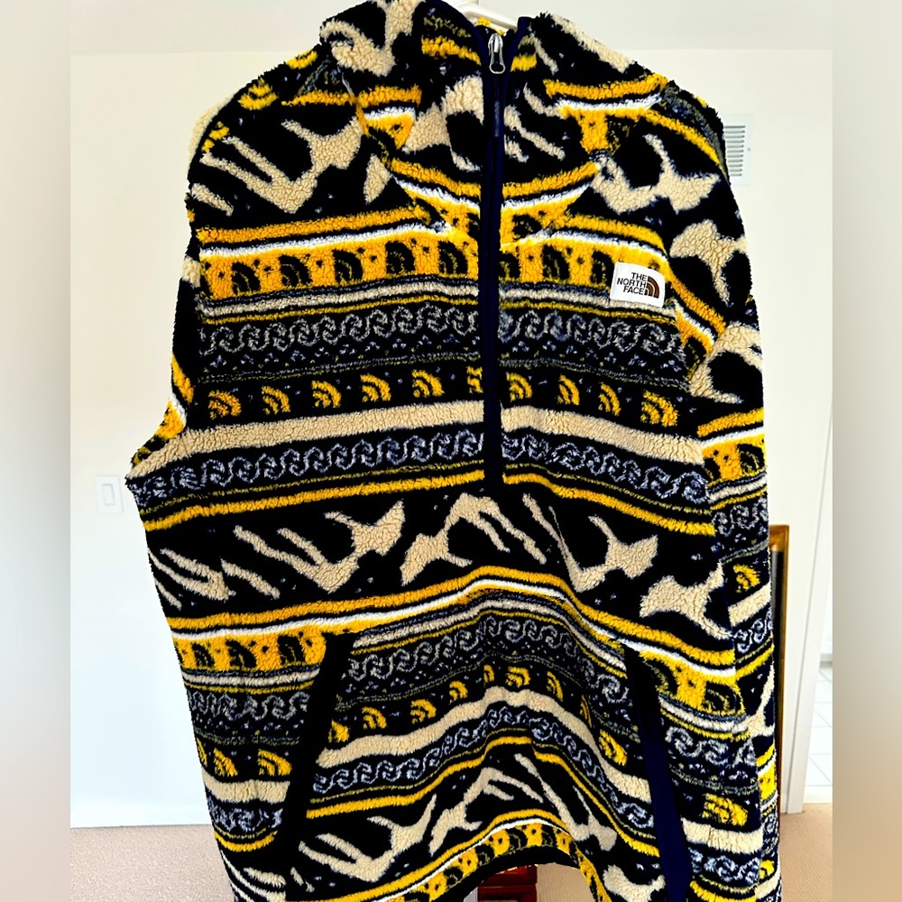 Like new and very warm North Face hoody.